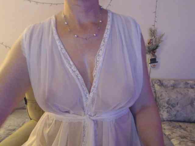 goodSnowQueen webcam