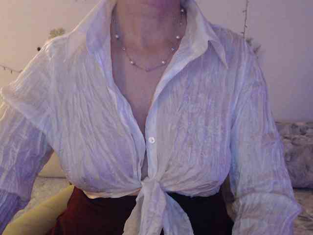 goodSnowQueen webcam