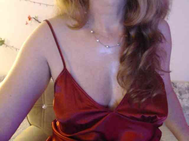 goodSnowQueen webcam
