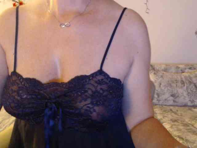 goodSnowQueen webcam