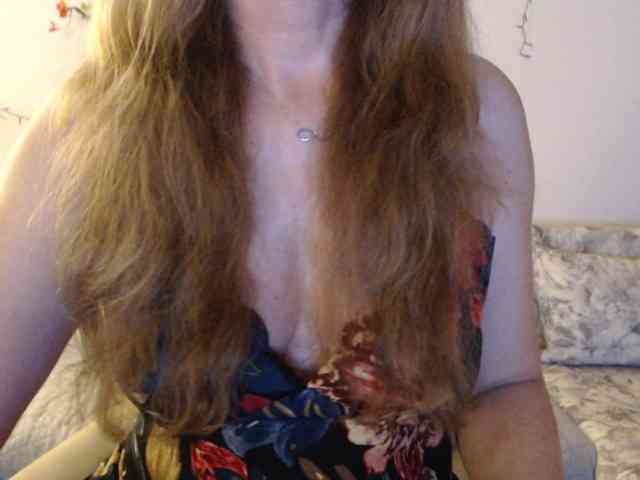 goodSnowQueen webcam