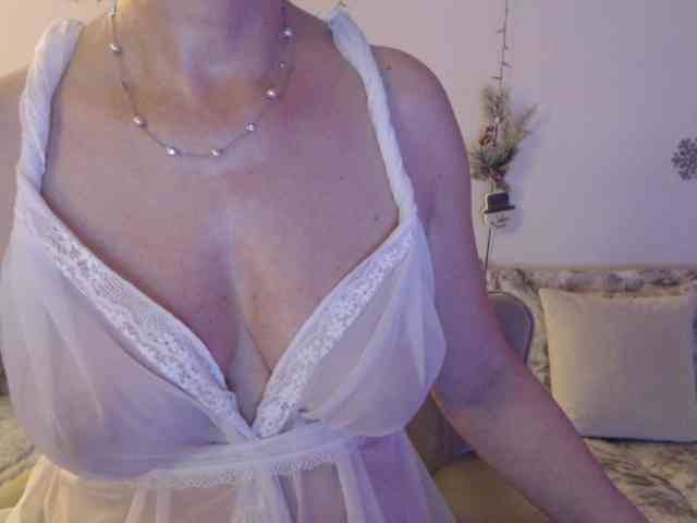 goodSnowQueen webcam