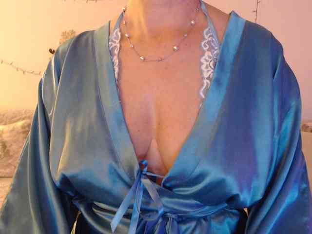 goodSnowQueen webcam