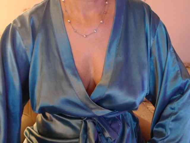 goodSnowQueen webcam