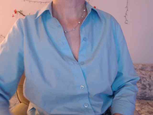 goodSnowQueen webcam