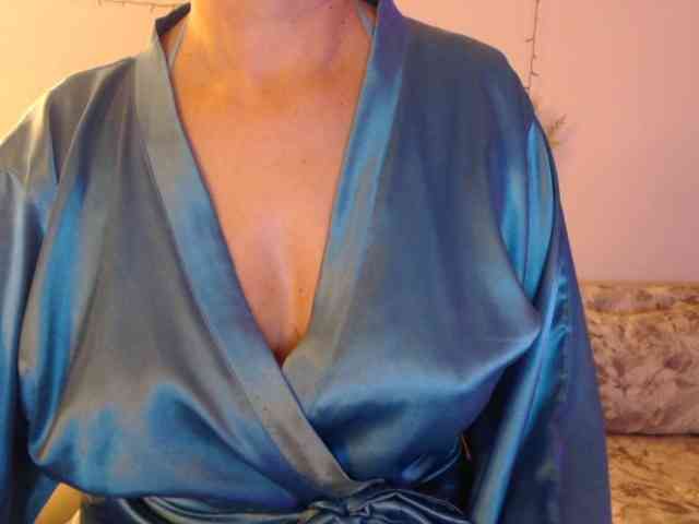 goodSnowQueen webcam