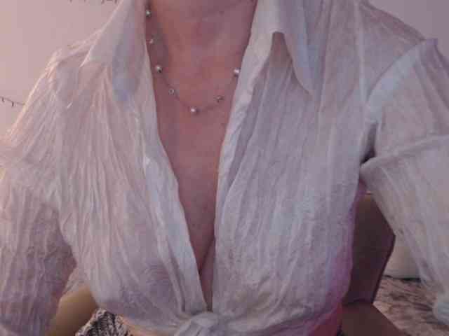 goodSnowQueen webcam