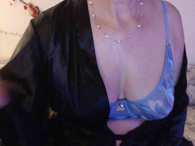 goodSnowQueen webcam