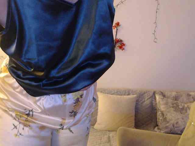 goodSnowQueen webcam