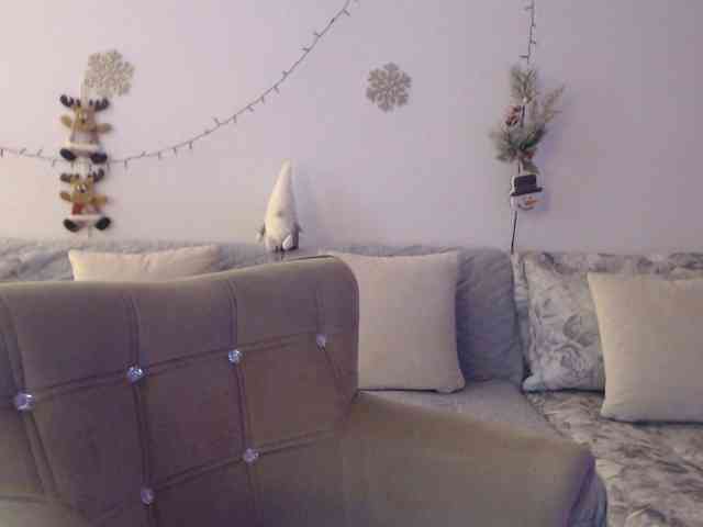 goodSnowQueen webcam