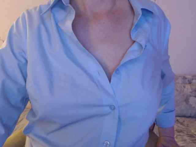 goodSnowQueen webcam