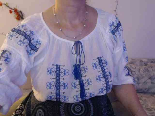 goodSnowQueen webcam