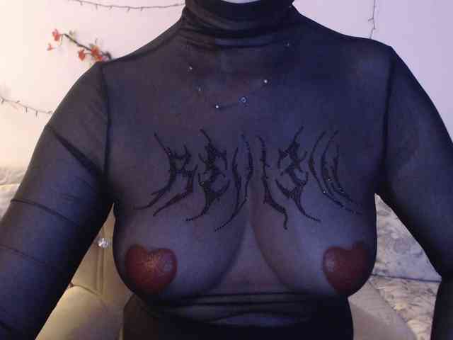 goodSnowQueen webcam