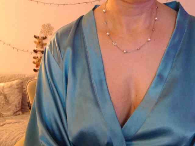 goodSnowQueen goodSnowQueen