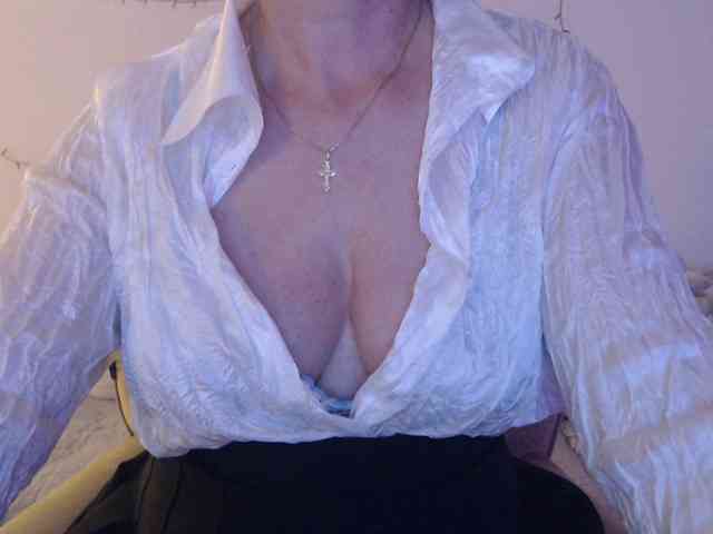 goodSnowQueen webcam