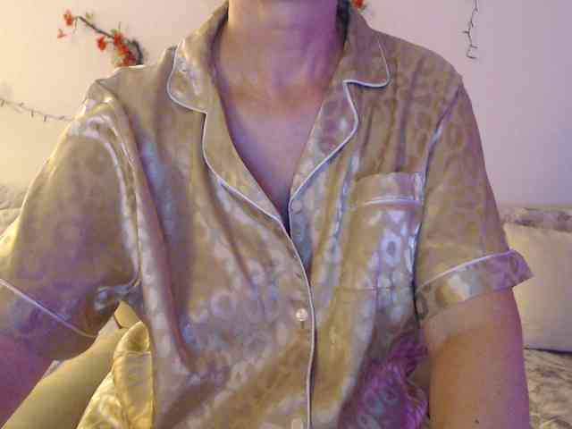 goodSnowQueen webcam