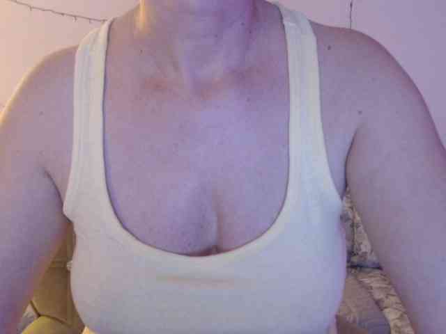 goodSnowQueen webcam