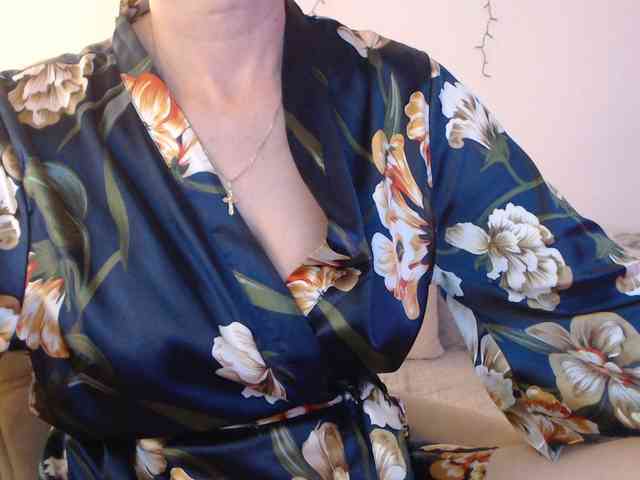 goodSnowQueen webcam