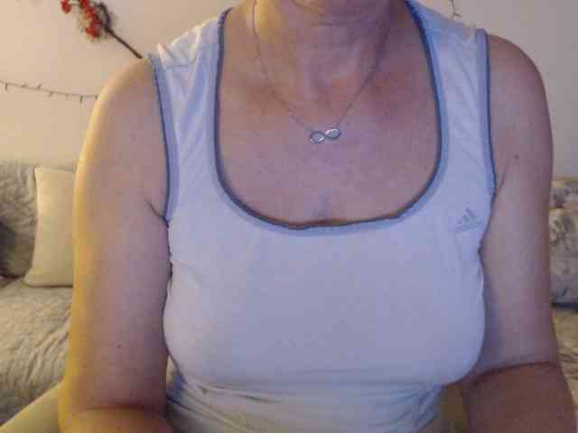 goodSnowQueen webcam
