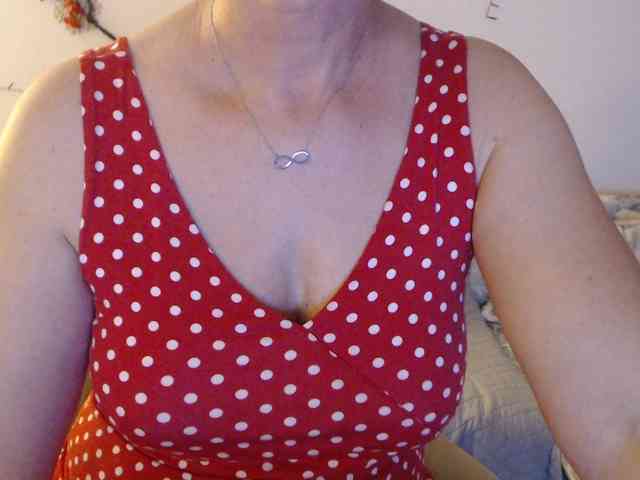 goodSnowQueen webcam