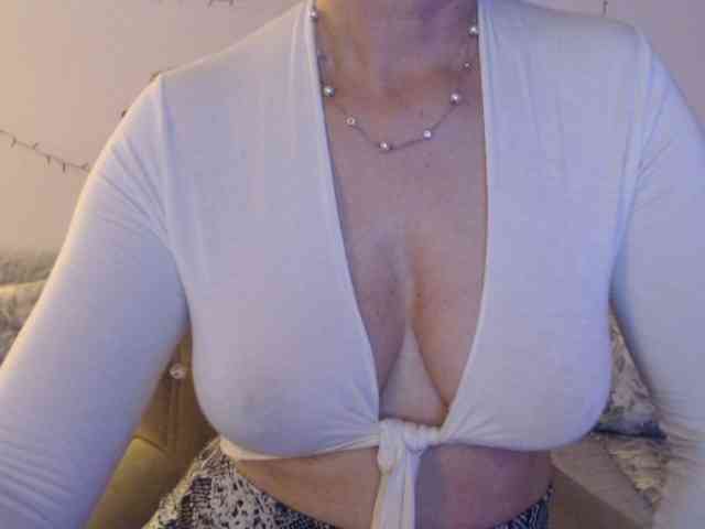 goodSnowQueen goodSnowQueen