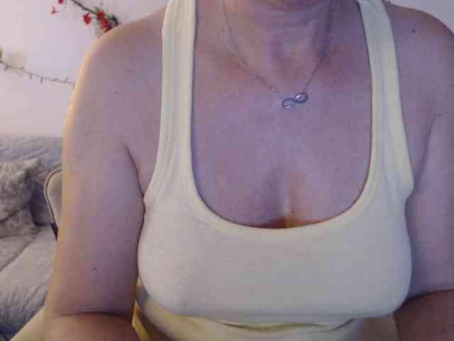 goodSnowQueen webcam