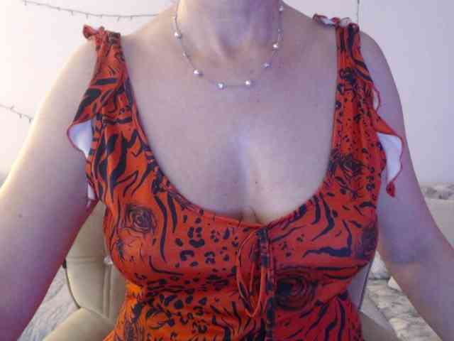 goodSnowQueen Live Webcam on BongaCams