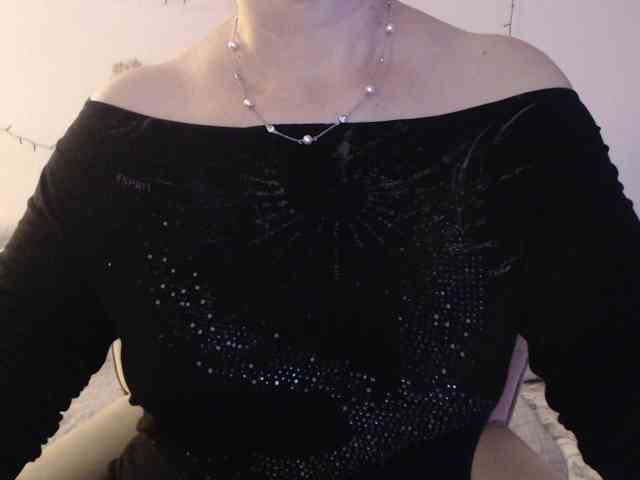 goodSnowQueen webcam