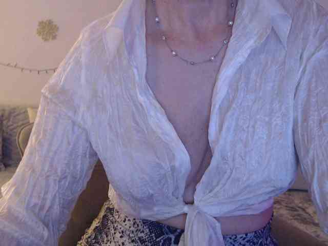 goodSnowQueen goodSnowQueen