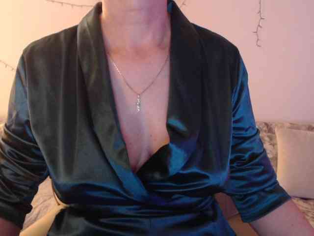 goodSnowQueen webcam