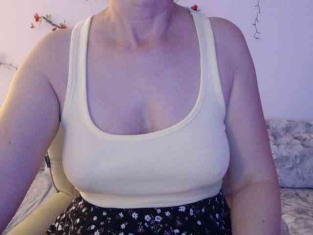 goodSnowQueen webcam
