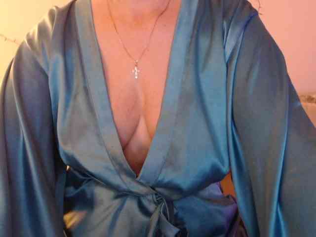 goodSnowQueen webcam