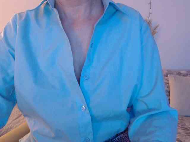 goodSnowQueen webcam