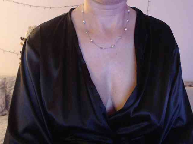 goodSnowQueen webcam