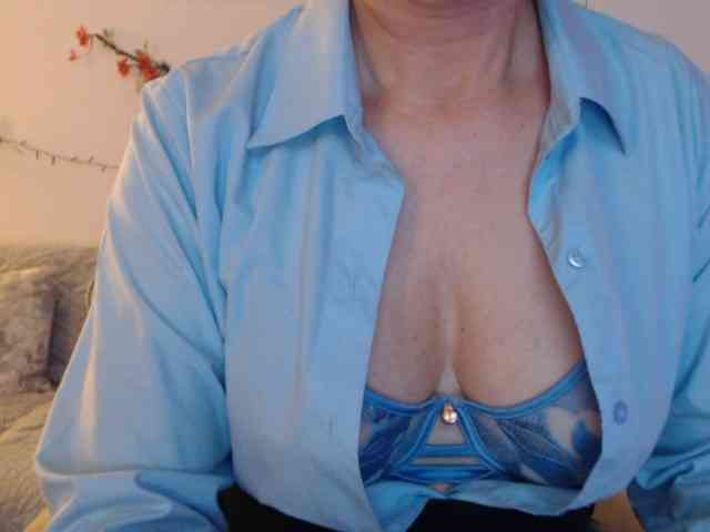 goodSnowQueen webcam