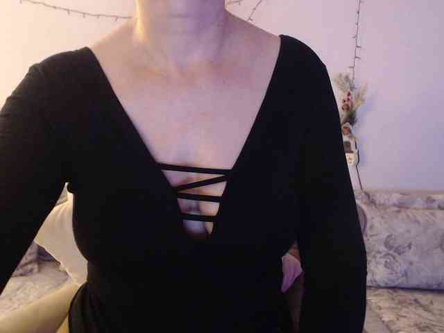 goodSnowQueen webcam