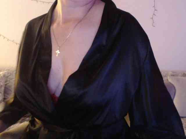 goodSnowQueen webcam