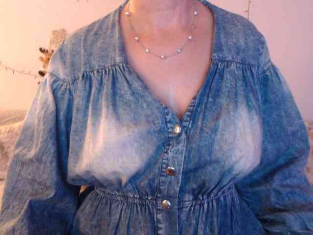 goodSnowQueen webcam