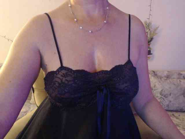 goodSnowQueen webcam