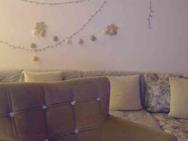 goodSnowQueen webcam