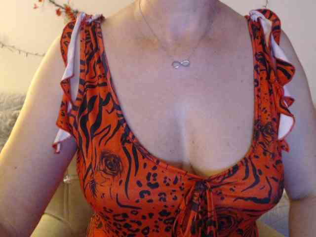 goodSnowQueen webcam