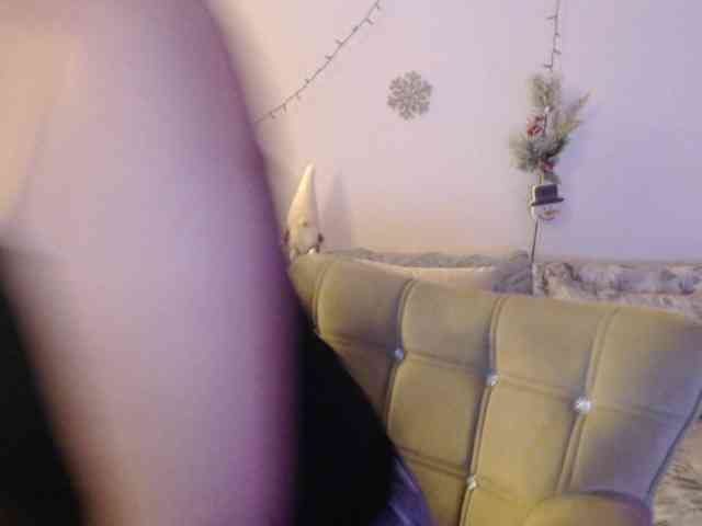 goodSnowQueen webcam