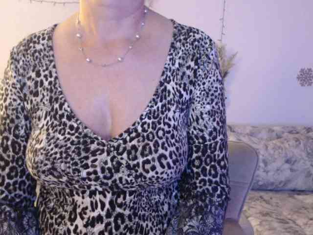 goodSnowQueen webcam