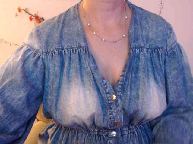 goodSnowQueen webcam