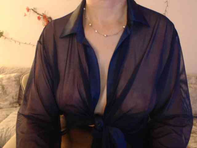 goodSnowQueen webcam