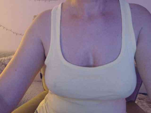 goodSnowQueen webcam