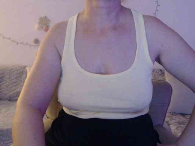 goodSnowQueen webcam