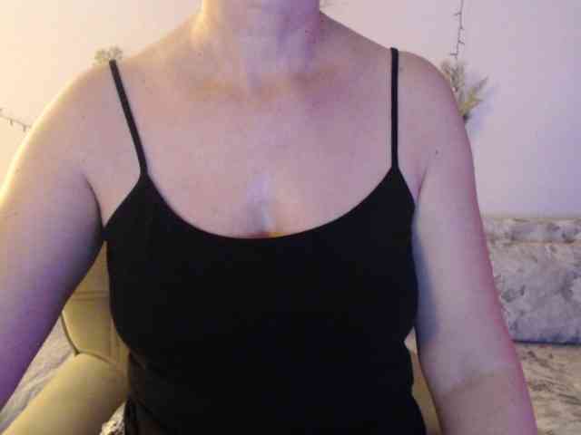 goodSnowQueen webcam