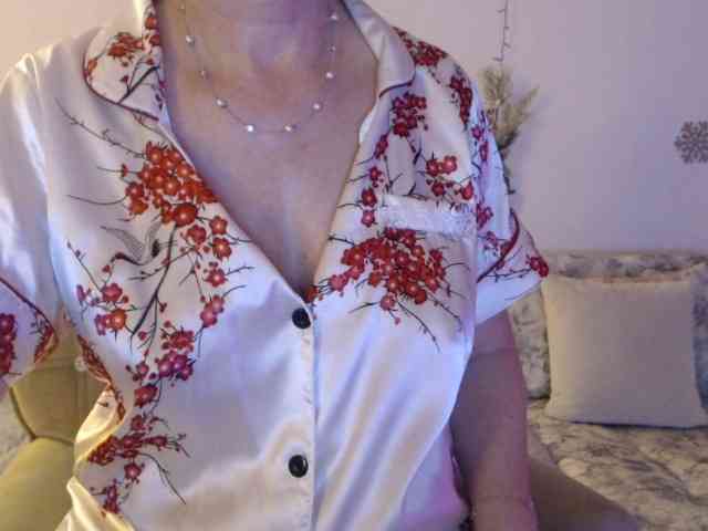 goodSnowQueen webcam