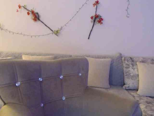 goodSnowQueen webcam
